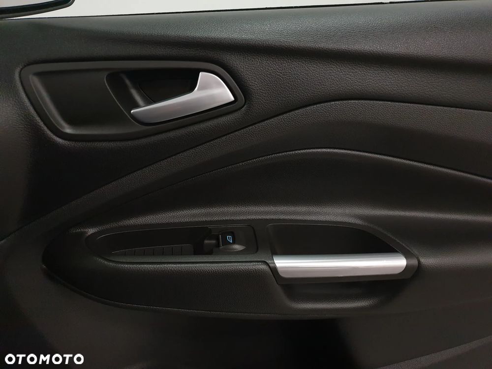 Ford Kuga 1.5 EcoBoost 2x4 Titanium - 23