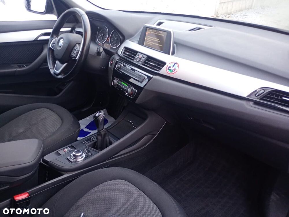 BMW X1 xDrive18d - 10