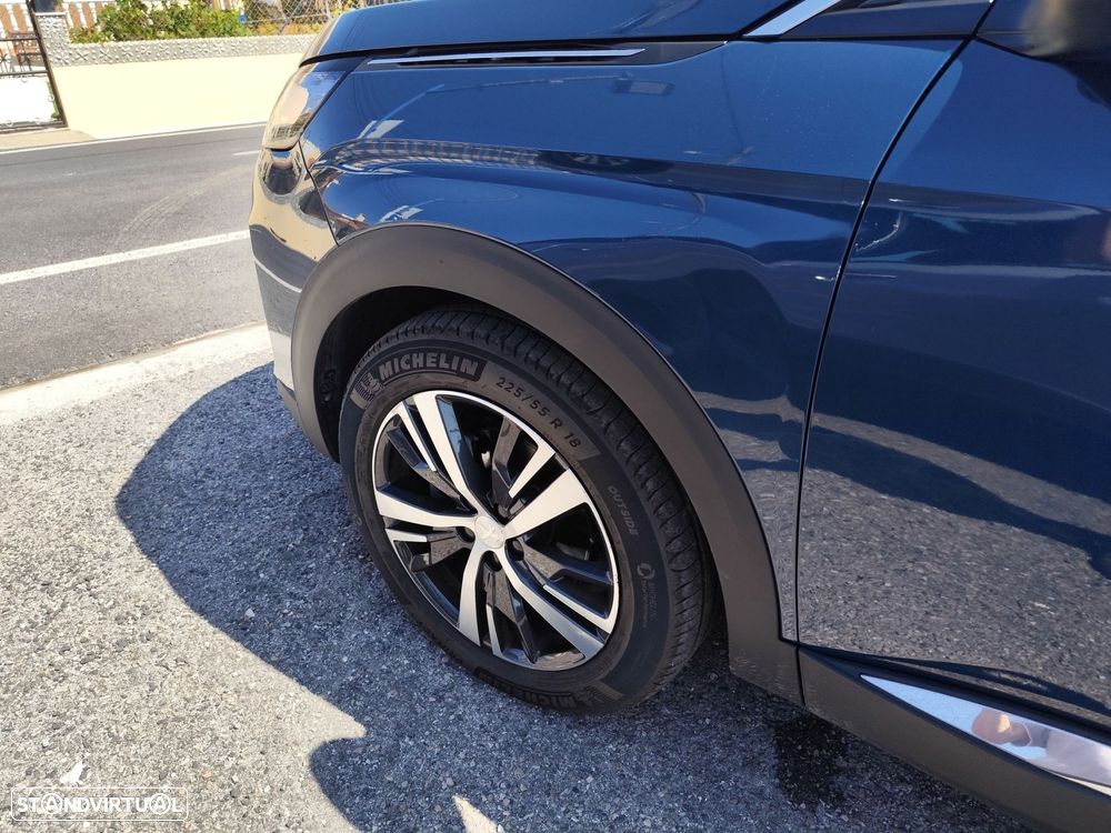 Peugeot 3008 1.5 BlueHDi Allure - 4