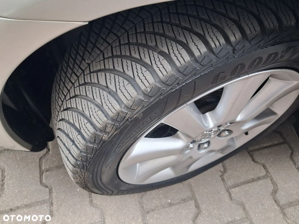 Toyota Avensis 1.8 VVT-i Executive - 15