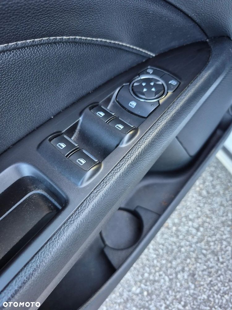 Ford Fusion - 8