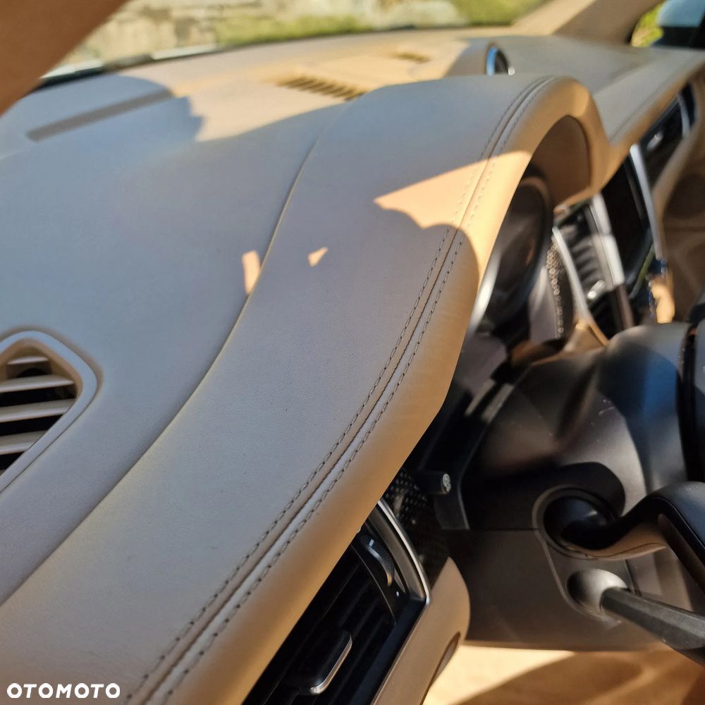Porsche Macan - 12