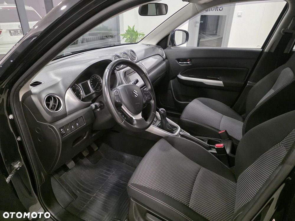 Suzuki Vitara 1.6 Comfort 2WD - 10