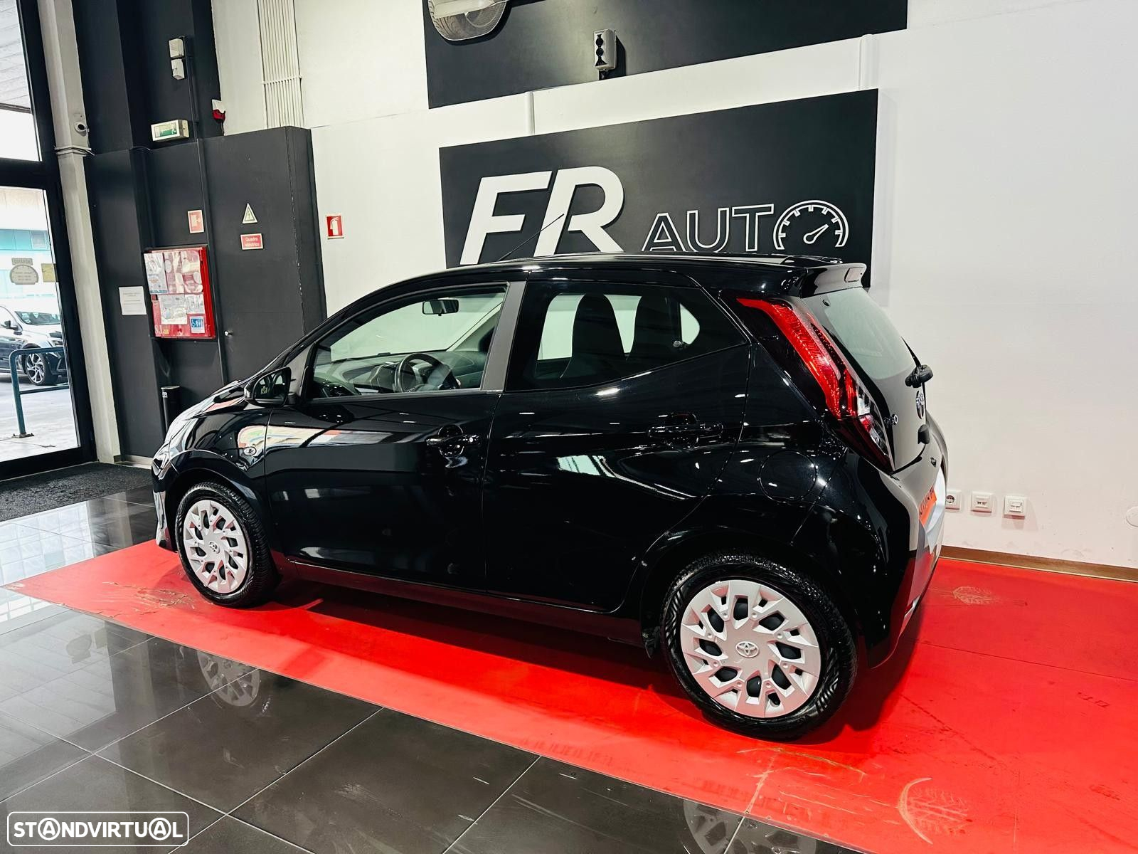 Toyota Aygo 1.0 X-Plus - 12