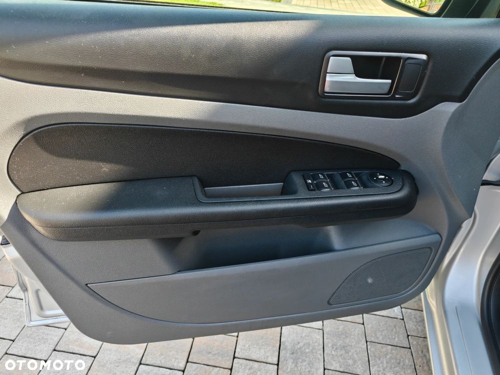 Ford Focus 1.6 Ambiente - 9
