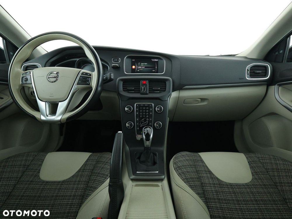 Volvo V40 Cross Country - 26