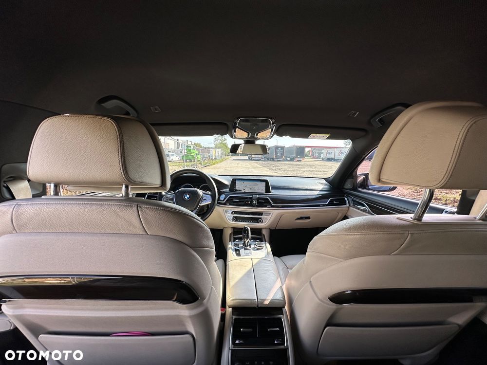 BMW Seria 7 740d xDrive - 8