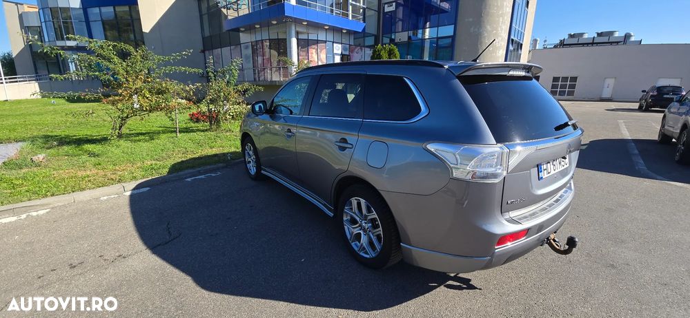 Mitsubishi Outlander - 29