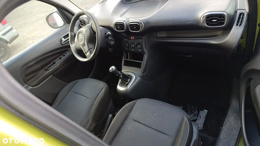 35443 citroen c3 picasso 1.4 vti 8fs na części lakier KARC - 24