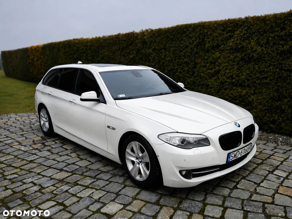 BMW Seria 5 525d - 9