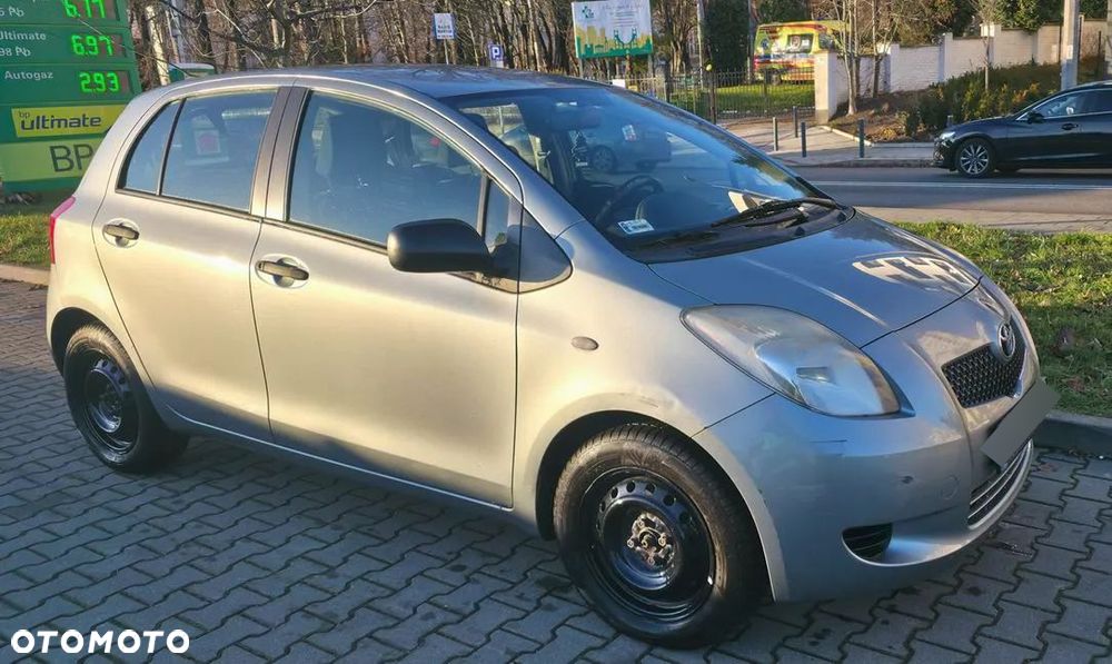 Toyota Yaris - 8