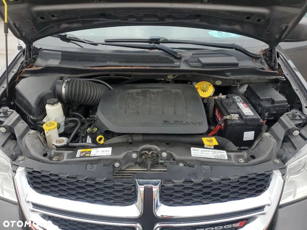 Dodge Grand Caravan - 11