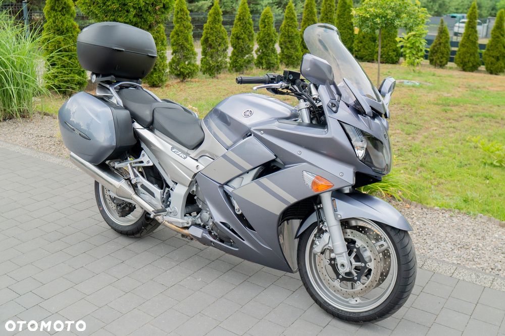 Yamaha FJR - 2