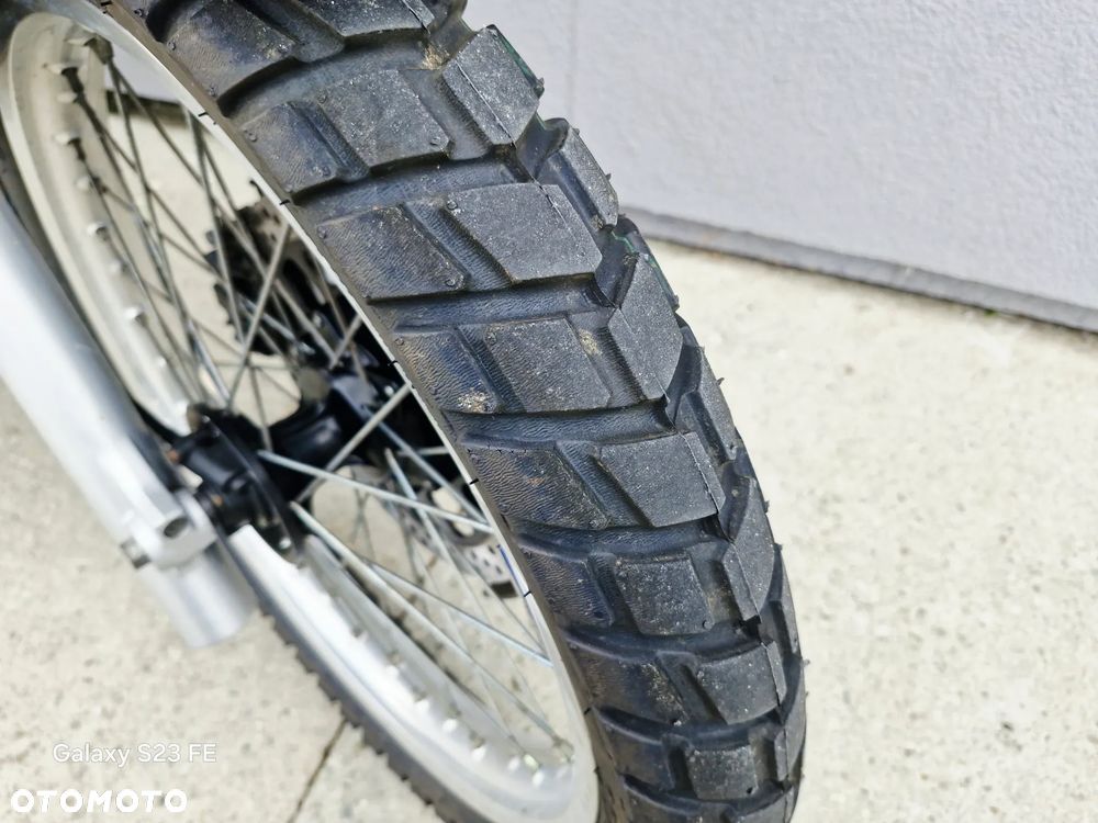 Suzuki DR - 7