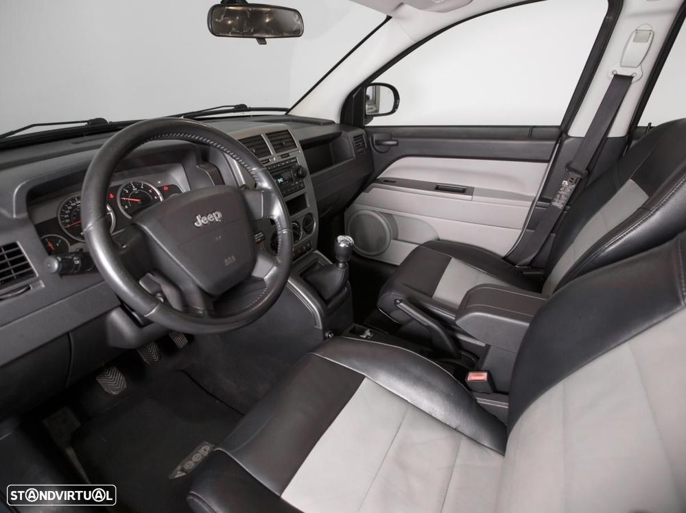 Usado Jeep Compass 2007 - 6 490 EUR, 202 581 km - Standvirtual.com