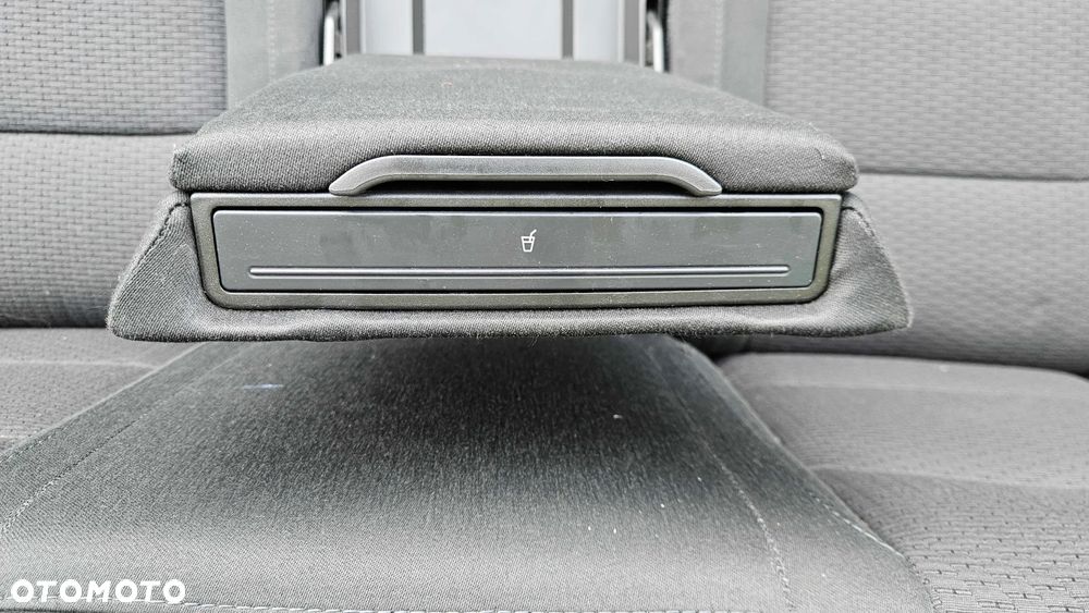 Kanapa Siedzisko Oparcie Welur Podłokietnik Uchwyt Napoje Cupholder Grzane Podgrzewane Skoda Superb II 2 - 5