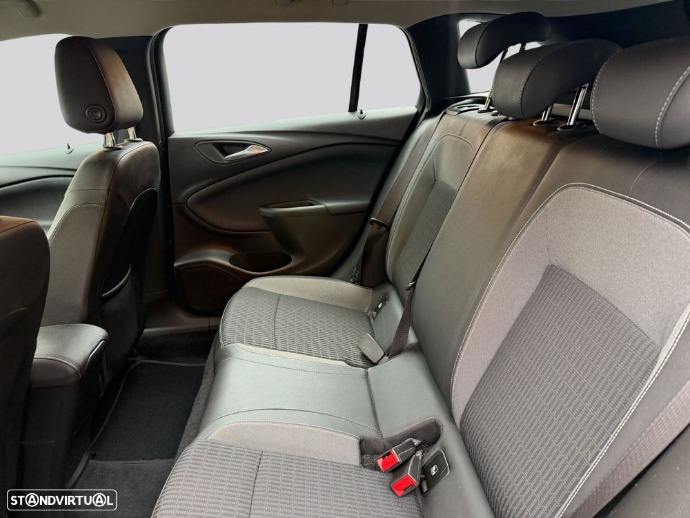 Opel Astra Sports Tourer - 45