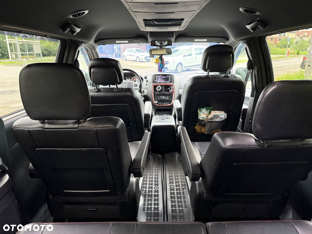 Dodge Grand Caravan - 14