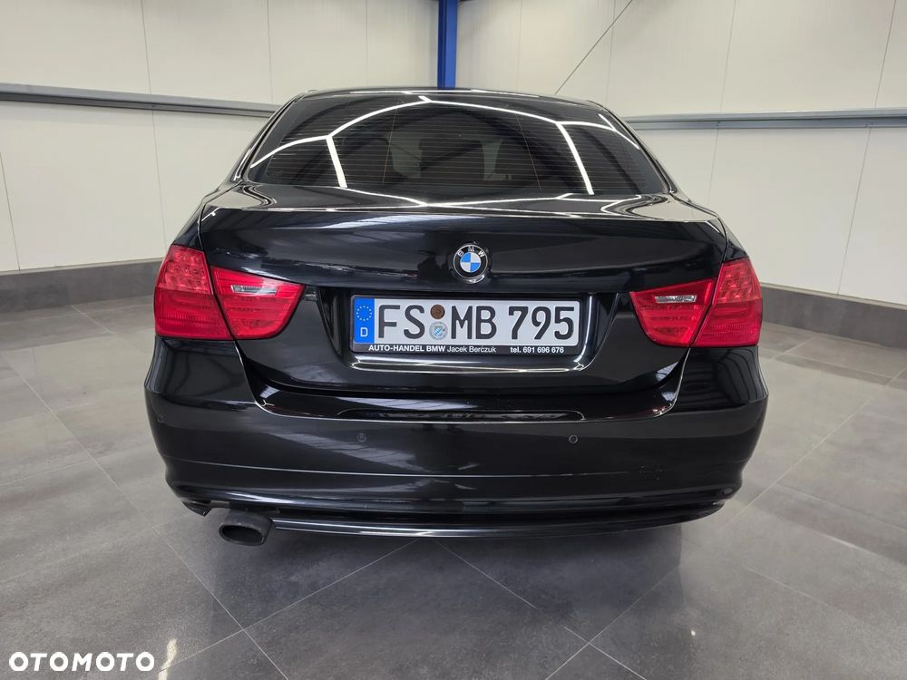 BMW Seria 3 318i - 12
