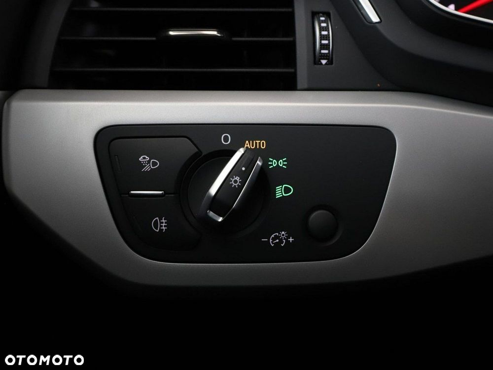 Audi A4 Avant 40 TDI Advanced S tronic - 35