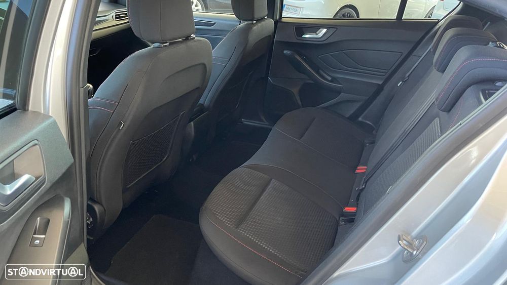 Ford Focus 1.0 EcoBoost S&S ST-LINE - 22
