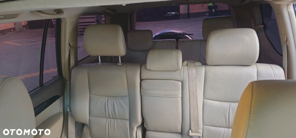 Toyota Land Cruiser - 12