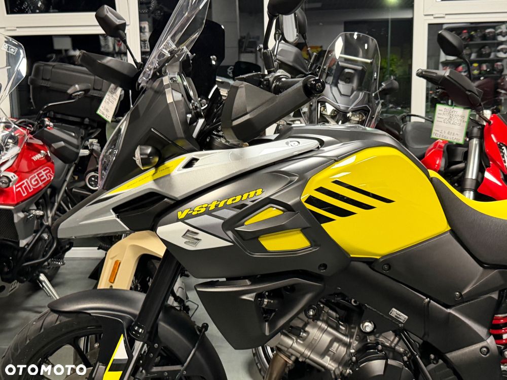 Suzuki V-STROM - 35