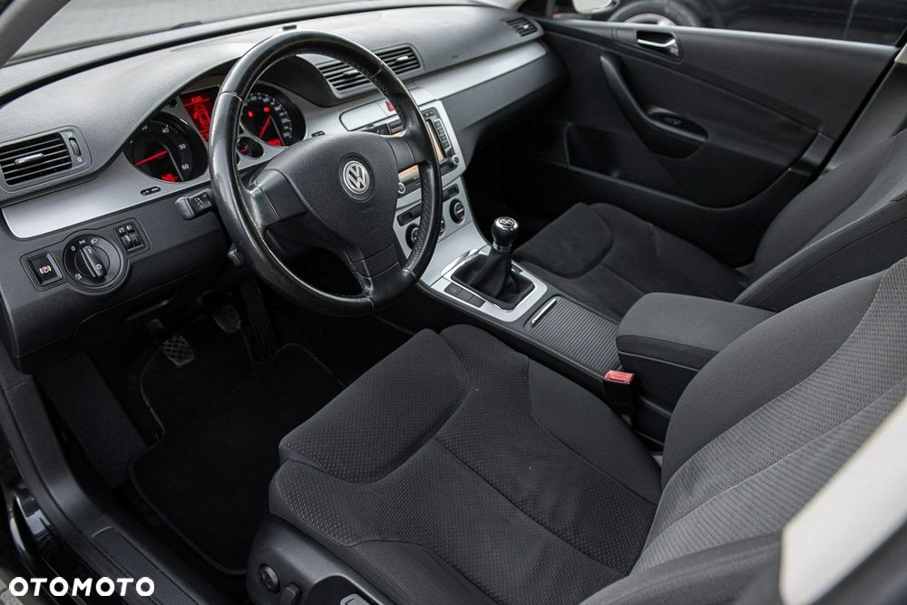 Volkswagen Passat 1.9 TDI Highline - 6