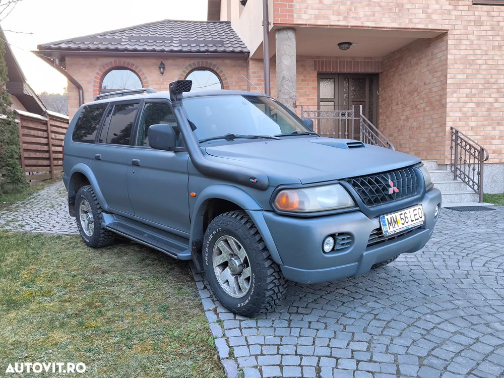 Mitsubishi Pajero Metal Top 2.5 TD GL - 1