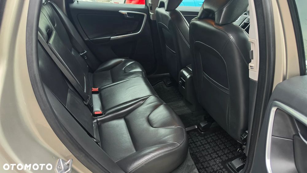 Volvo XC 60 D4 Summum - 17
