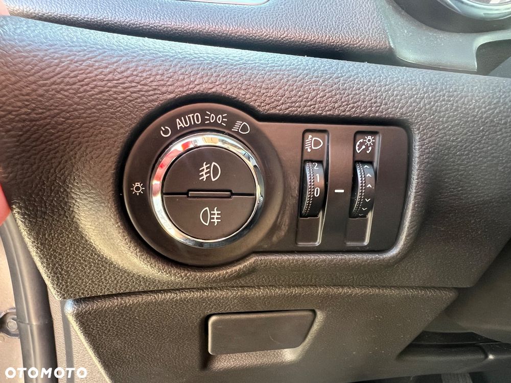 Opel Astra 1.4 T Enjoy S&S - 21