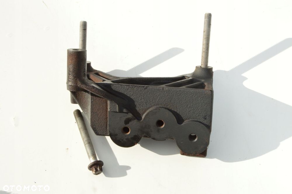 łapa silnika opel astrah zafira b vectrac 1.8 z18xer 24420695 - 4