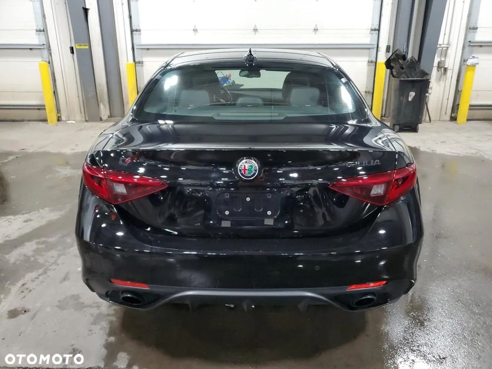 Alfa Romeo Giulia 2.0 Turbo 16V AT8-Q4 Veloce Ti - 9