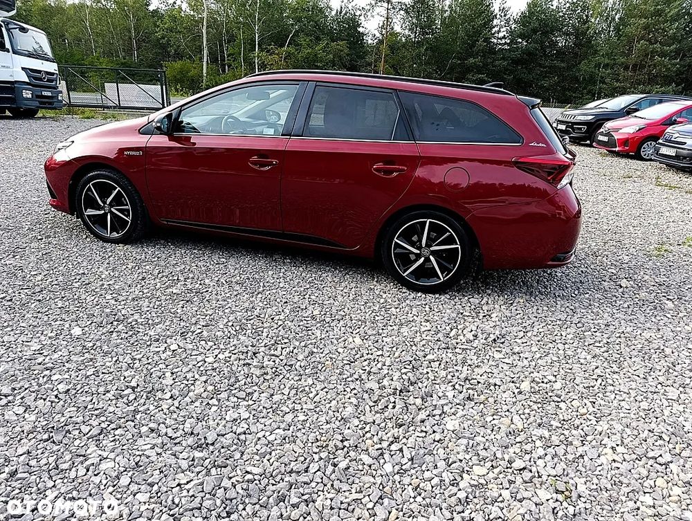 Toyota Auris Hybrid 135 Selection - 6