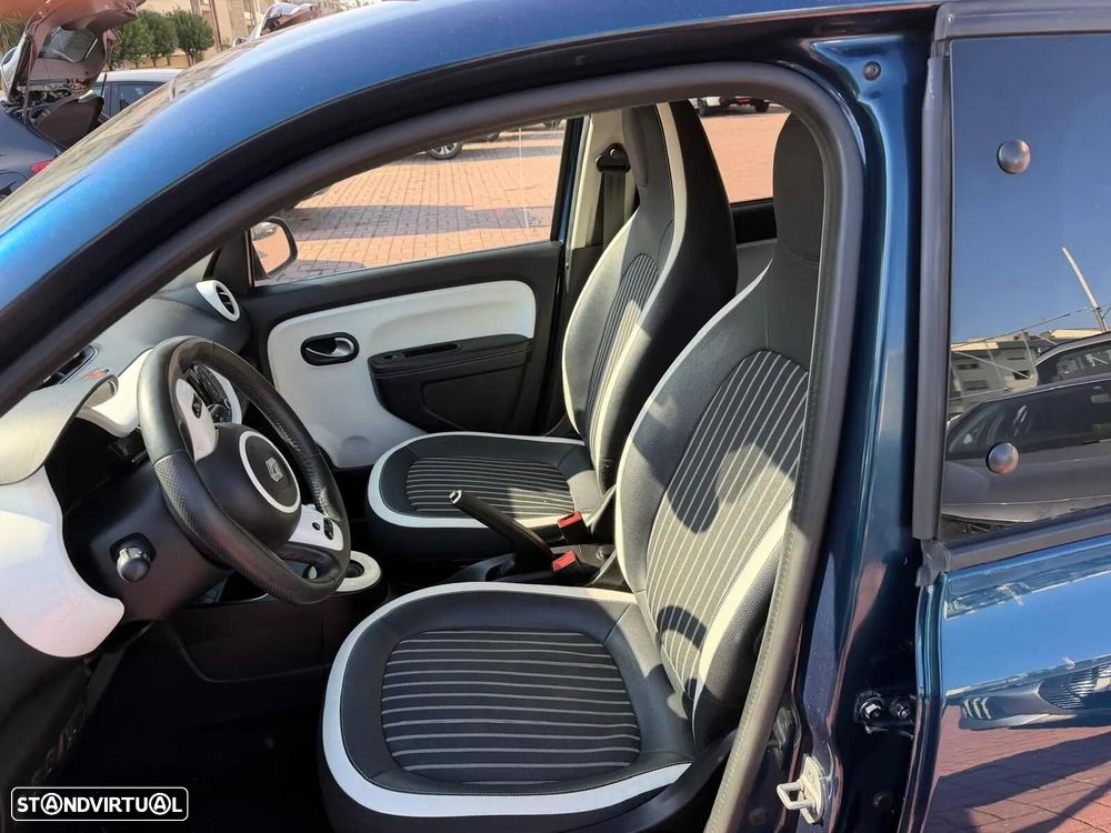 Renault Twingo Z.E. 22 Intens - 21