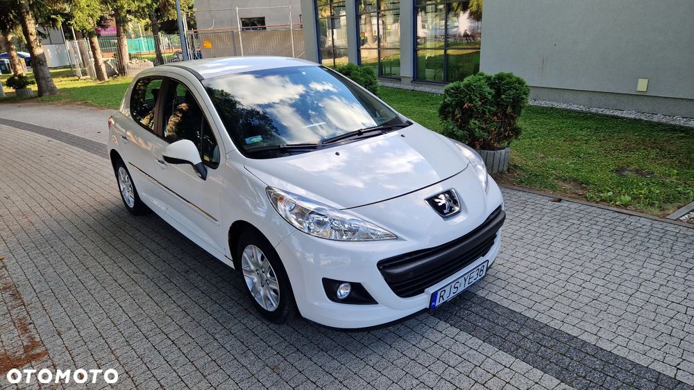 Peugeot 207 - 8