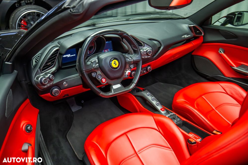 Ferrari 488 Spider - 10
