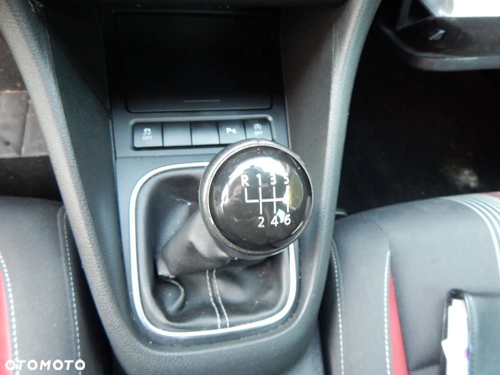 Volkswagen Golf 2.0 TDI DPF BlueMotion Technology MATCH - 21