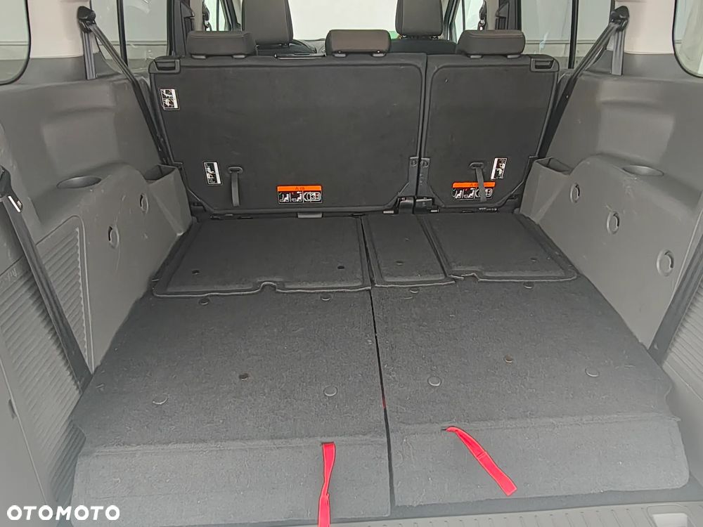 Ford Tourneo Connect Grand - 28