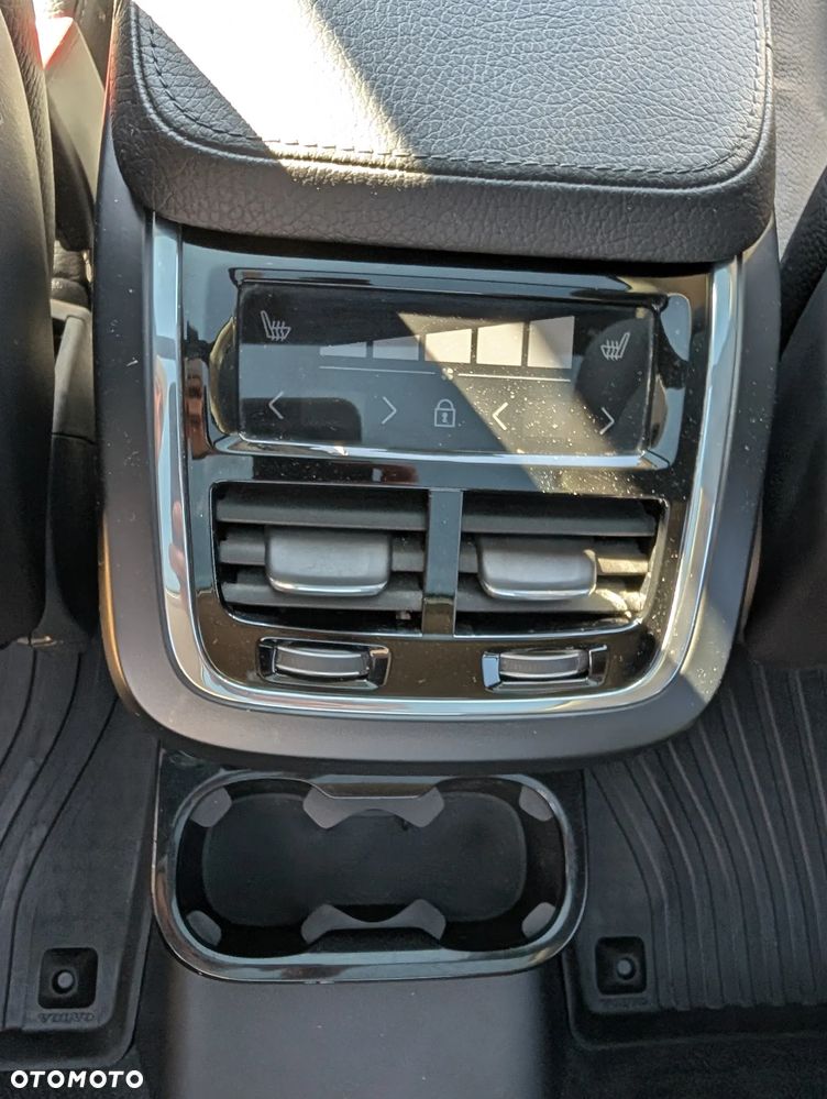 Volvo XC 90 - 25
