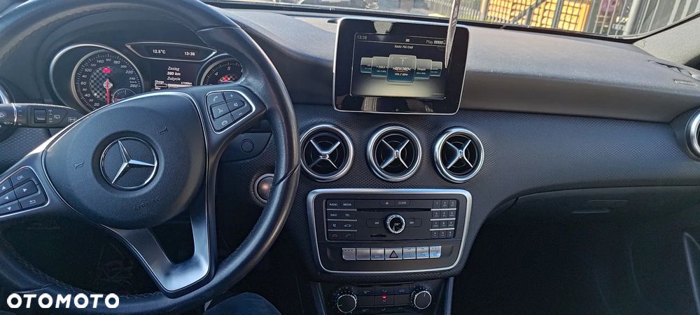 Mercedes-Benz Klasa A 180 7G-DCT - 23