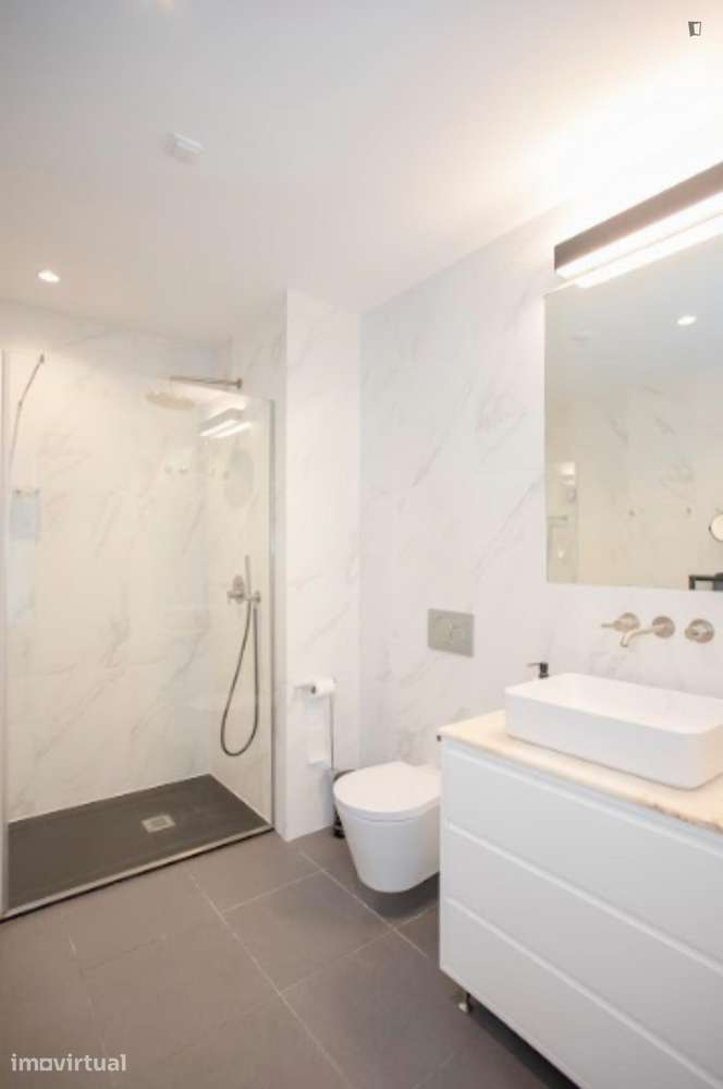 Apartamento com 2 quartos - localizado em Santa Marinha Porto - Grande imagem: 2/22