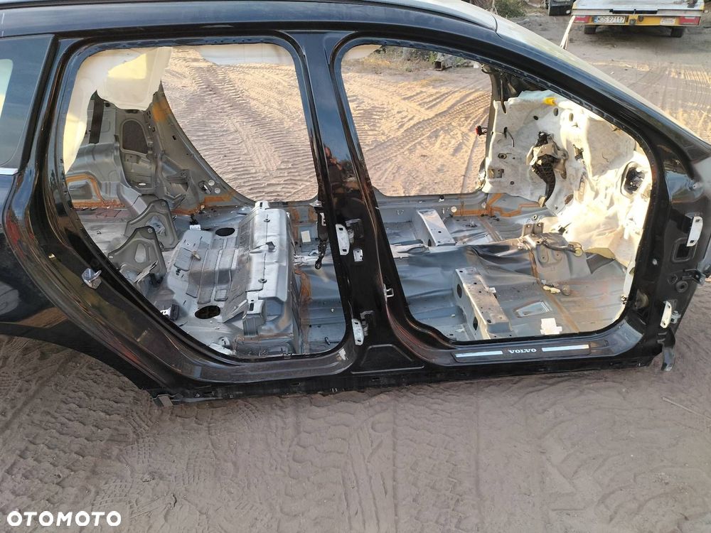 PRÓG PRAWY + SŁUPEK ŚRODKOWY  VOLVO XC60 I LIFT 452-46 - 1