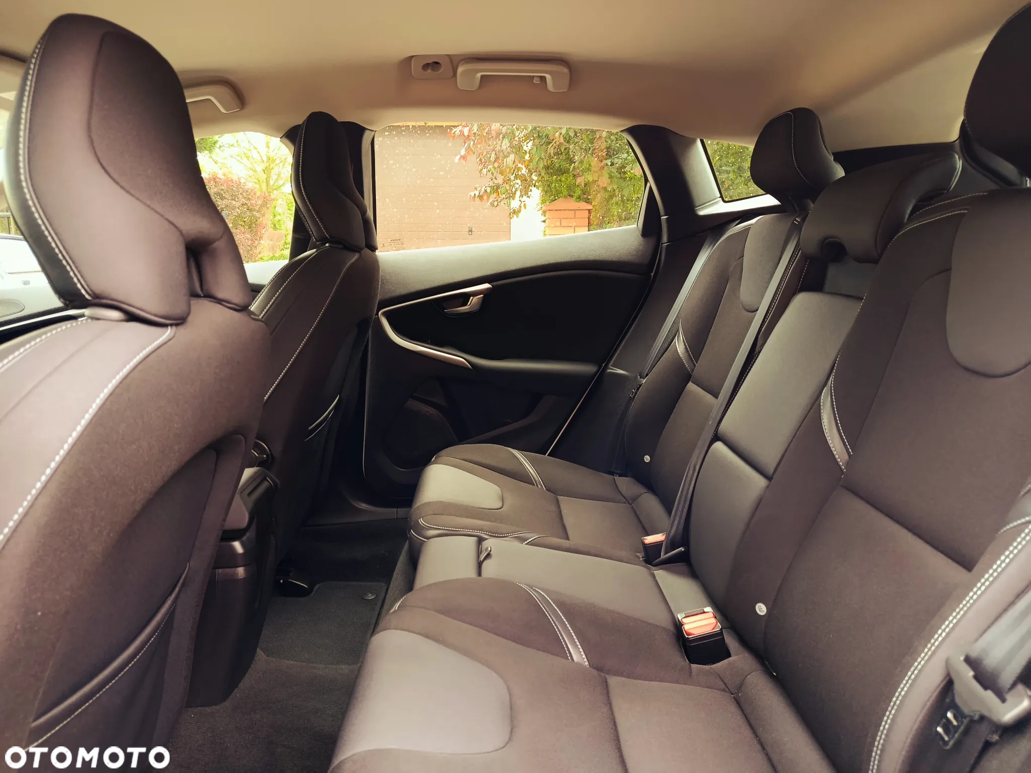Volvo V40 D2 Momentum - 10