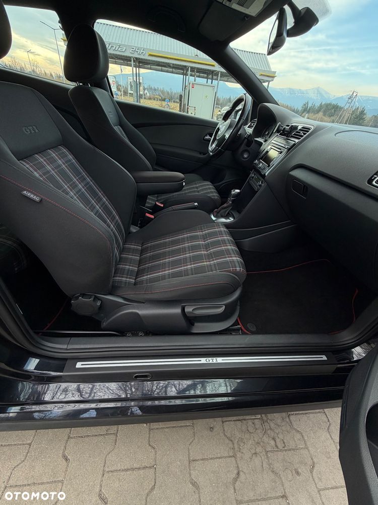 Volkswagen Polo 1.4 DSG GTI - 21