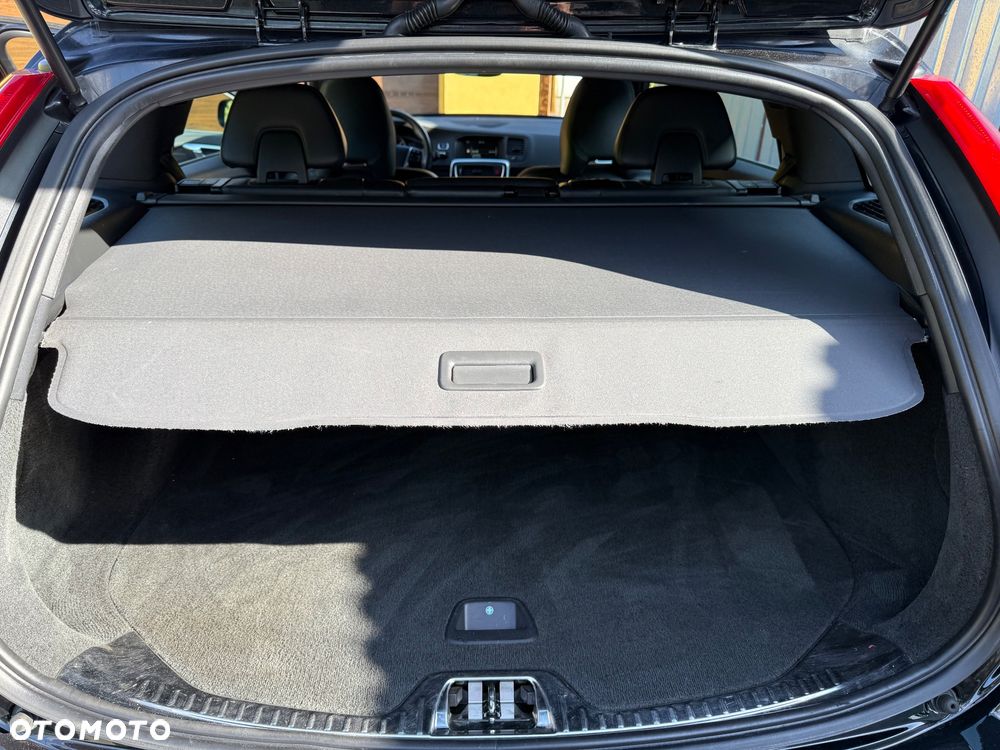 Volvo V60 D4 Geartronic RDesign - 36
