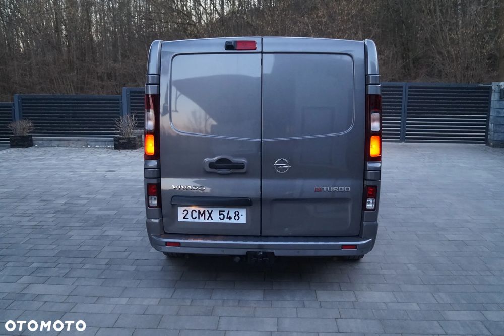 Opel Vivaro - 8