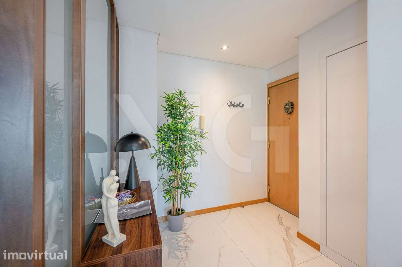 Apartamento T3 Remodelado com Varanda, Garagem e Arrumos na Maia - Grande imagem: 4/53