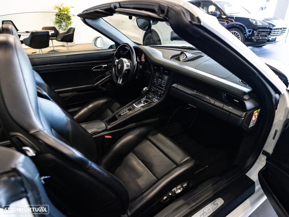 Porsche 911 (991) Turbo S Cabriolet - 33