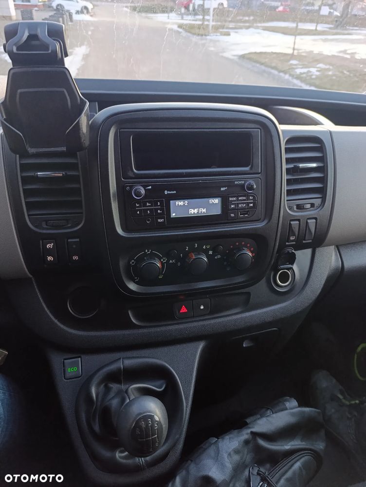 Renault Trafic Grand 1.6 dCi - 10